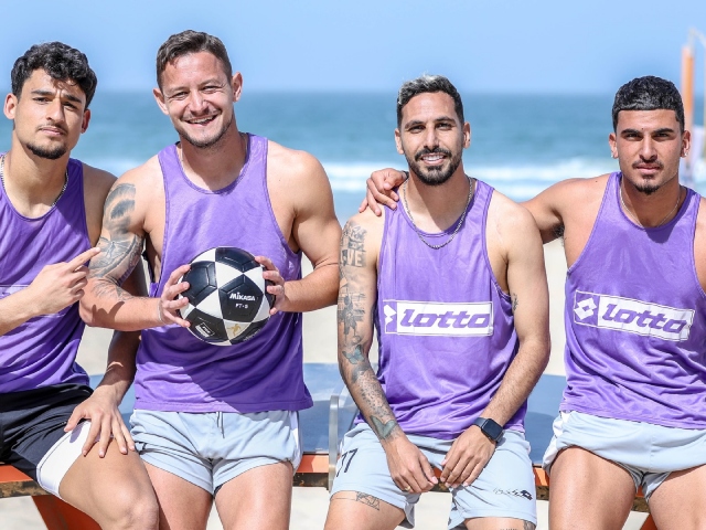 אחרי ש"הלכו לים". שחקני בני יהודה השבוע באימון בחוף הים (מדיה בני יהודה)